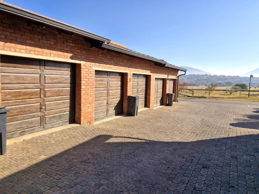 To Let 3 Bedroom Property for Rent in Meerhof North West